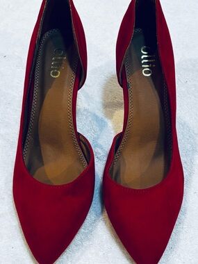 Brand New Glamorous Heels By Ollio - Size 9 - Heel Height 3.5 Inches - box 87